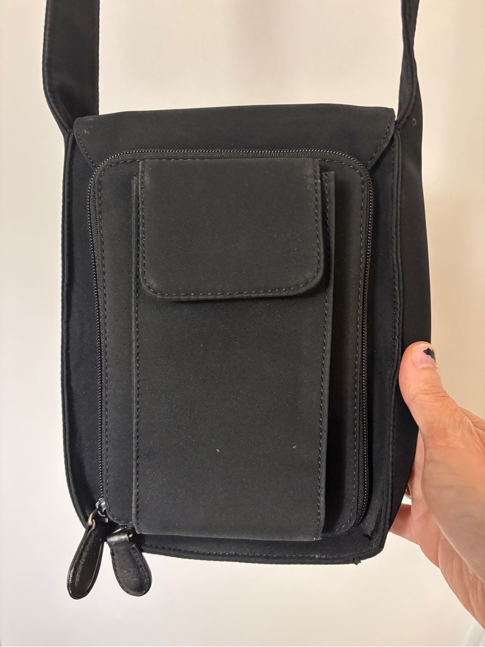 HOBO Black Compact Crossbody Bag Nylon Medium Organizer 90s Minimalist Travel - Picture 2 of 16